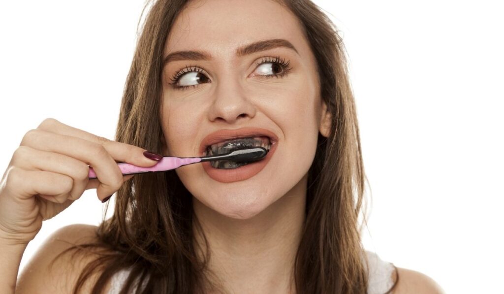 Active charcoal tooth paste